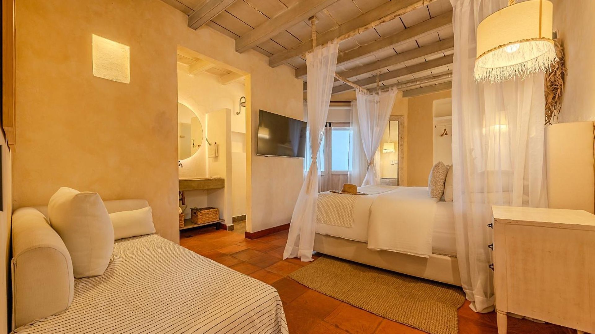 Moet Boutique Adutls Only Hotel 4*