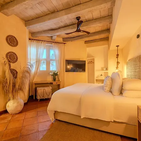Moet Boutique Adutls Only Hotel 4*